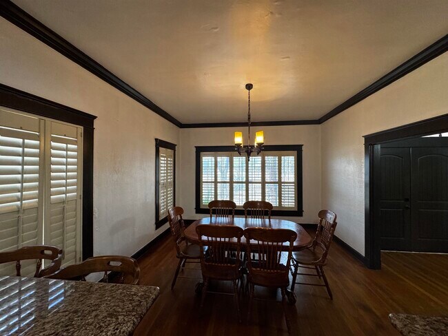 Foto del edificio - 720 N Stone Ave