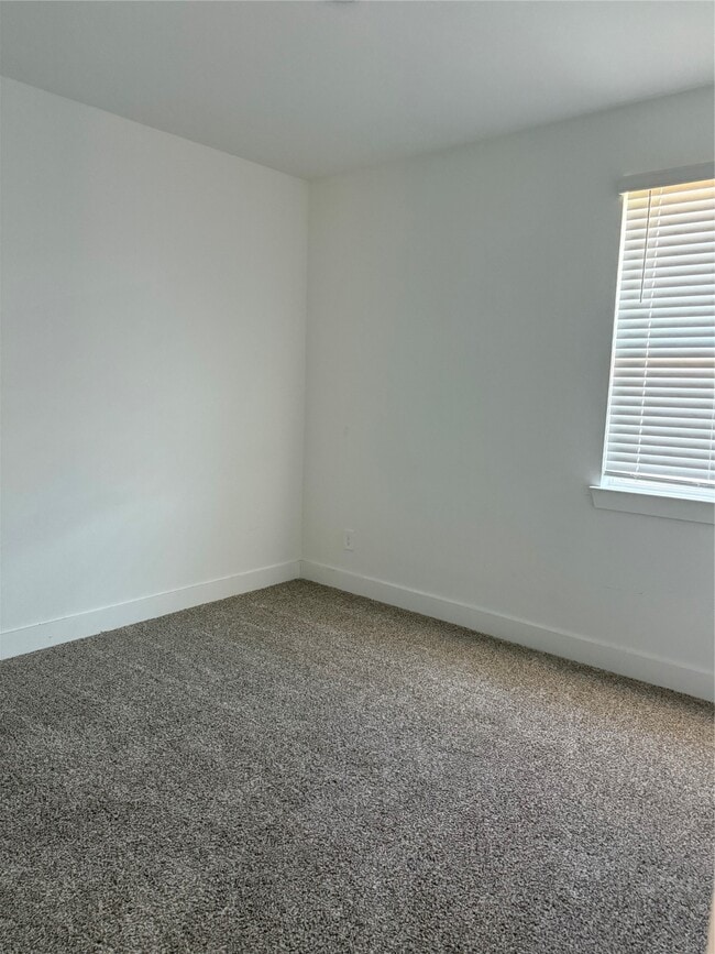 Building Photo - 15228 Tattle Crk Ln Building Photo - 15228 Tattle Crk Ln