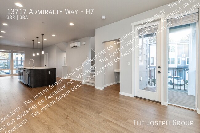 Foto del edificio - 13717 Admiralty Way