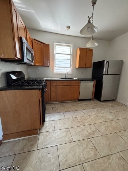 Foto del edificio - 572 Christopher St