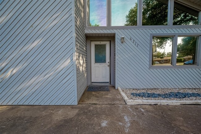 Building Photo - 6311 Crestside Dr