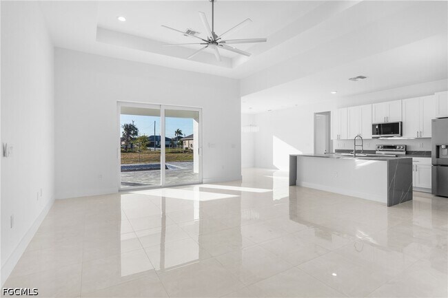 Foto del edificio - 1026 Nelson Rd N