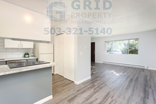 Building Photo - Modern Two Bedroom Apartment Available in Mt. Tabor