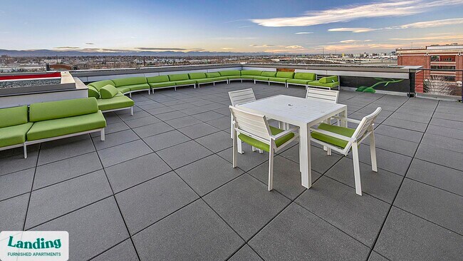 Foto del edificio - 1000 S Broadway