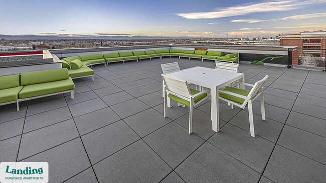 Building Photo - 1000 S Broadway