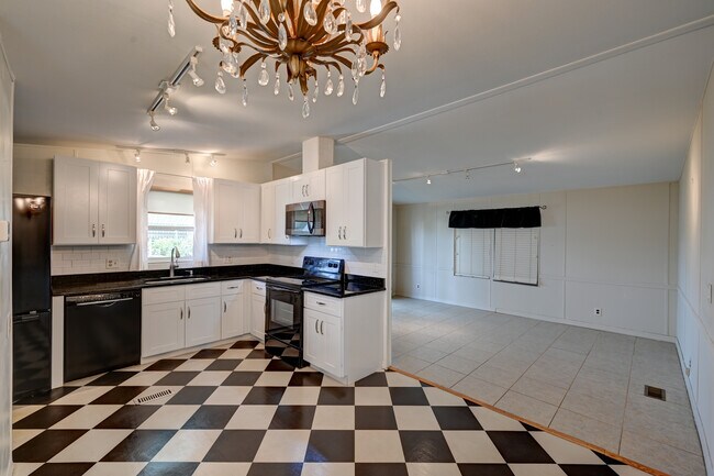 Building Photo - 249 Loon Ln