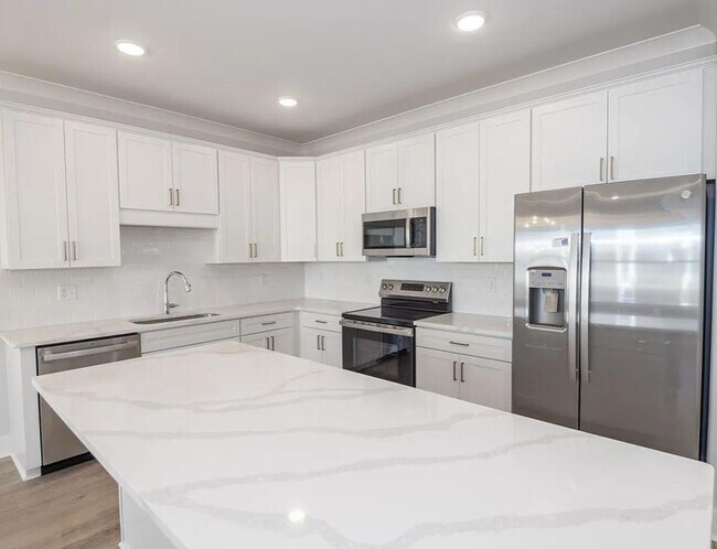 Building Photo - 2013 Rosemary St