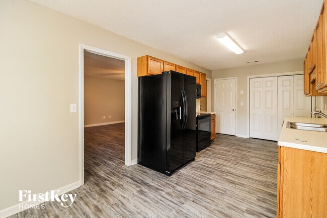 Foto del edificio - 1466 Lewisburg Pointe Dr