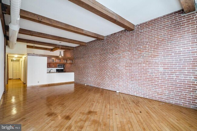 Building Photo - 122-24 Chestnut St
