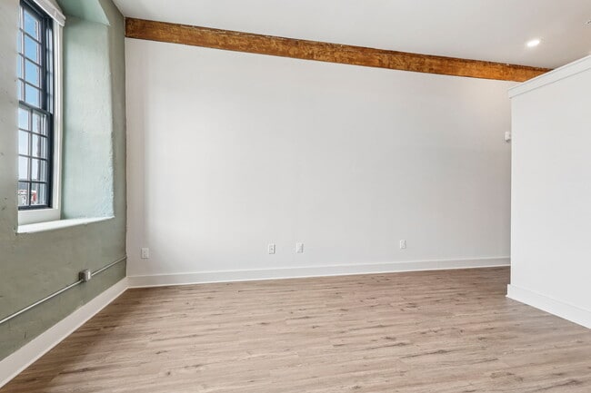 Building Photo - Trent Manayunk