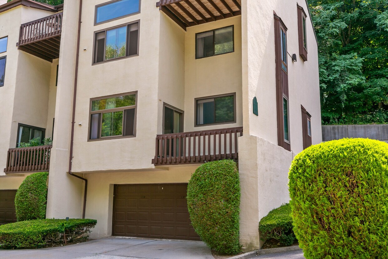 343 N Greeley Ave, Chappaqua, NY 10514 Condo for Rent in Chappaqua