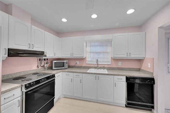 Foto del edificio - 724 Nantucket Cir