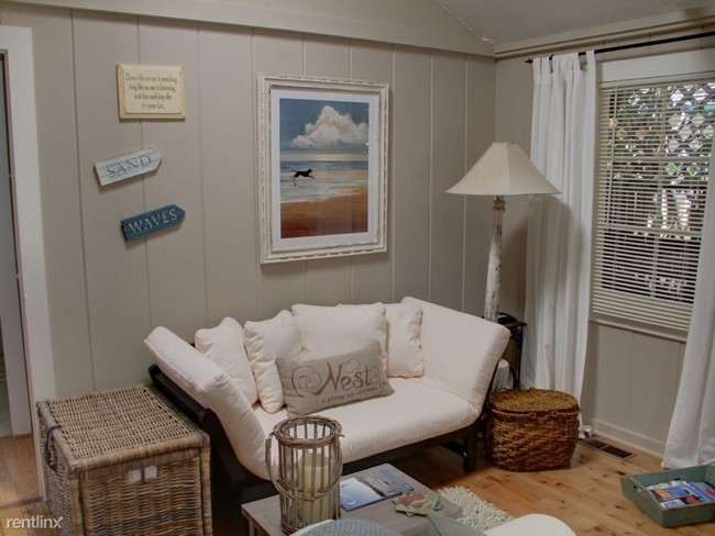 Building Photo - 2 br, 1 bath House - 3274 Sea Shell Cottage