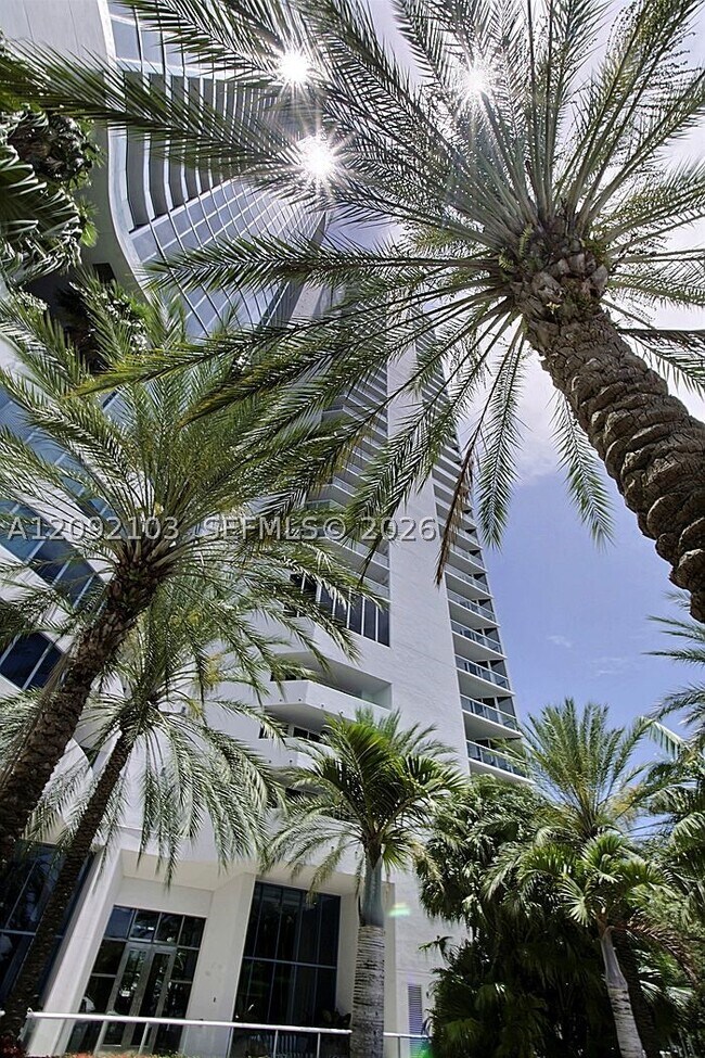 Foto del edificio - 333 Las Olas Way