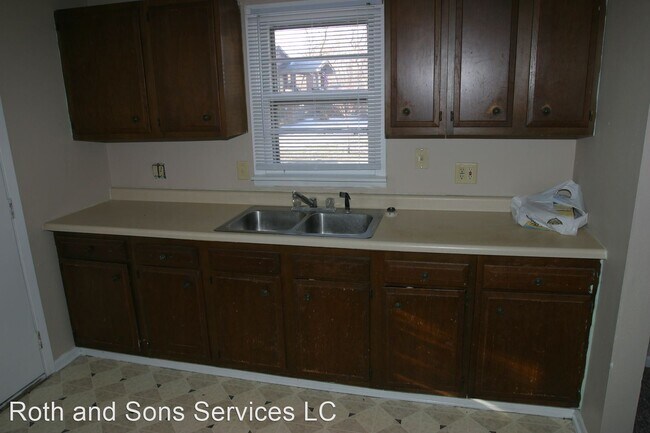 Building Photo - 2 br, 1 bath House - 1765 E Emma Ave