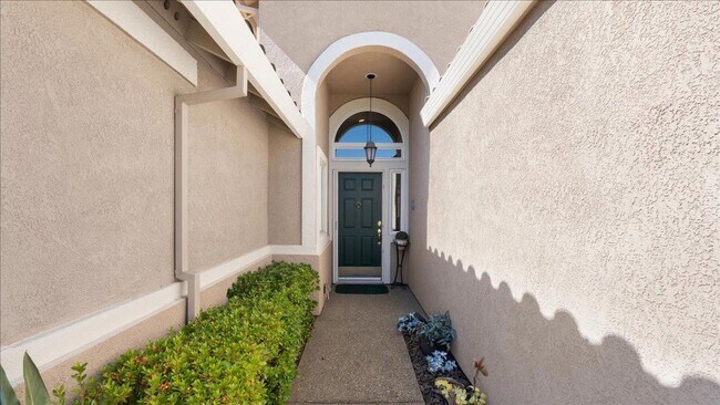 Foto del edificio - 55+ community ~ Charming Country Rose Home Located in Sun City Roseville a 55+ Community