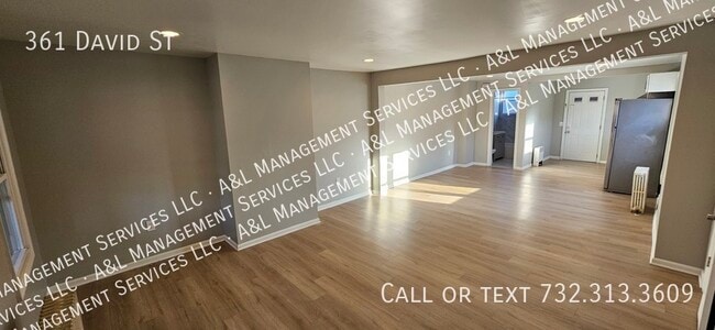 Building Photo - 361 David St