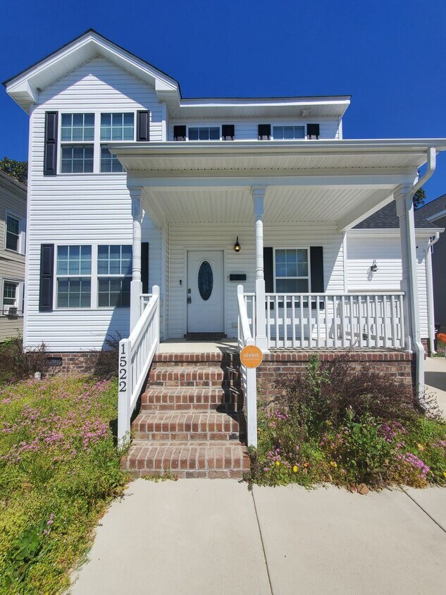 Foto principal - 1522 County St