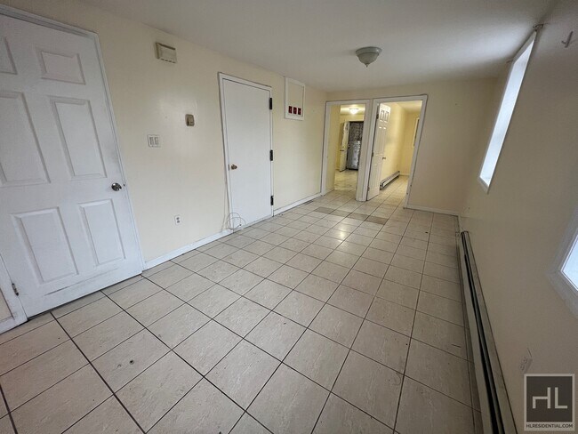 Building Photo - 25-18 36th Ave