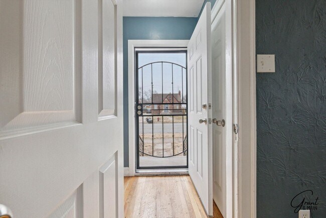 Foto del edificio - 4 bedroom $1300