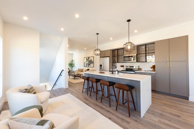 Foto del edificio - 884 E Rowley Dr