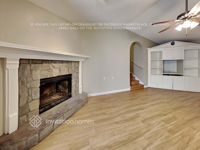 Foto del edificio - 724 Russell Ridge Rd