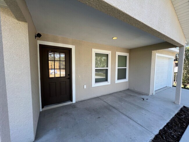 Foto del edificio - Beautiful, 3 Bedroom, 2 Bathroom Home in M...
