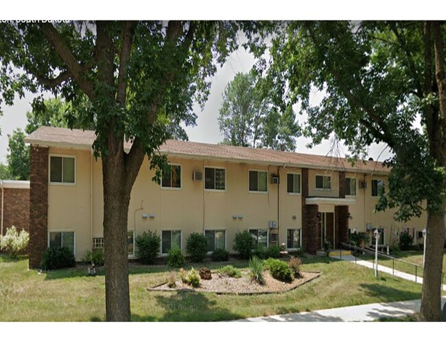Foto del edificio - SPACIOUS ONE BEDROOM UNIT, GREAT LOCATION ...