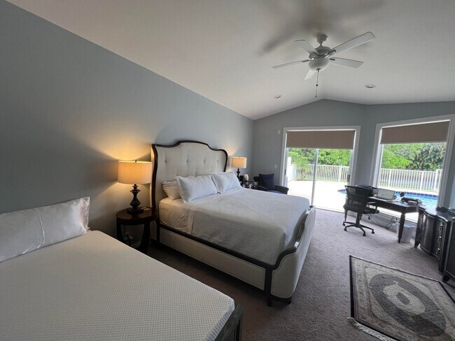 Foto del edificio - Long Lake Palm Drive, Boca Raton, FL 33496 - 4 BR 3 BA single-family home