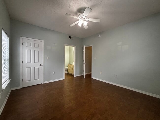 Master bedroom - 1501 Partin Dr N