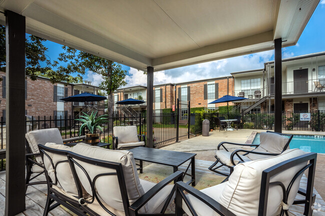 Covered Poolside Seating - MEMORIAL VILLAGE