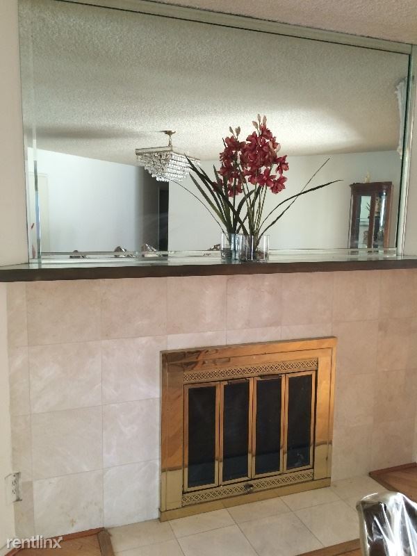 Building Photo - 3 br, 3 bath House - 23400-23450 vanowen st