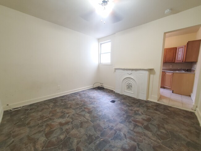 Building Photo - 628 Bramhall Ave