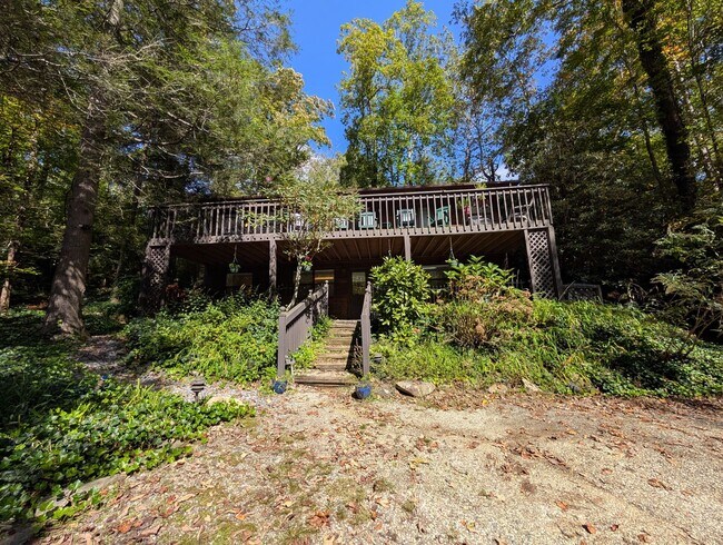 Foto del edificio - Furnished Montreat Basement Apartment! - Utilities Included