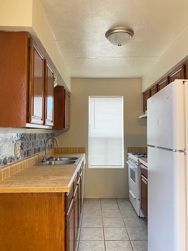 Foto del edificio - 1512 Pine Ridge Dr