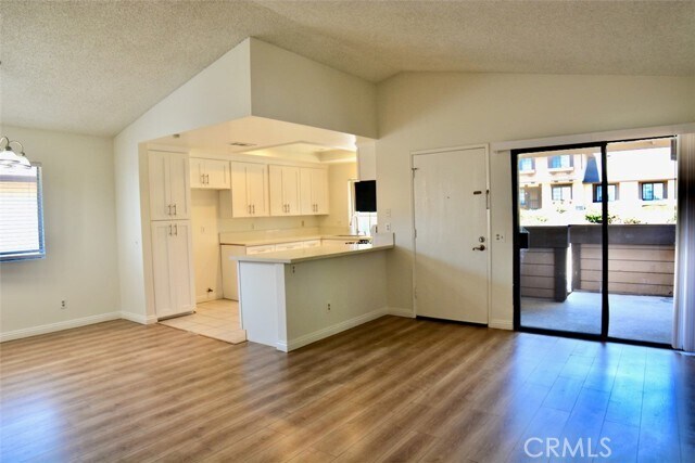 Foto del edificio - 21696 Laurelrim Dr