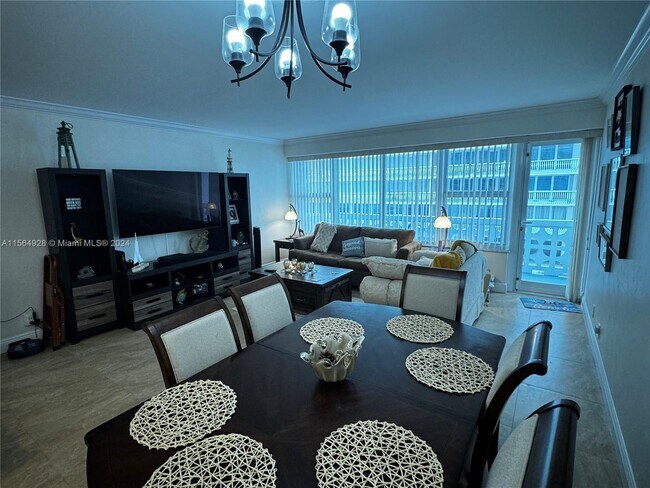 Building Photo - 4010 Galt Ocean Dr