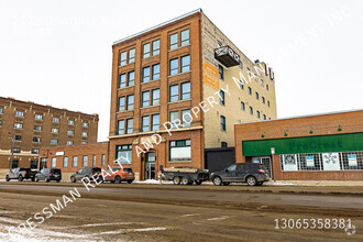 Building Photo - 2128 Dewdney Ave