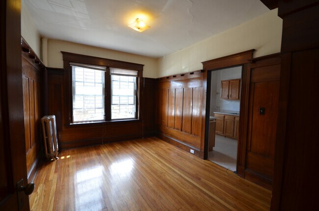 Foto del edificio - 116 Englewood Ave