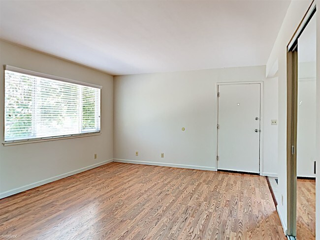 Foto del edificio - 2 br, 1 bath  - 670 S 10th St Apt 6 Apt 6