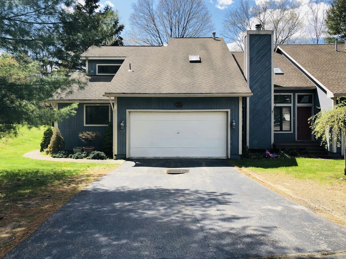 Foto principal - 101 Glen Combe Cir