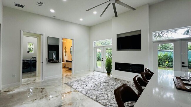 Building Photo - 1586 Twelve Oaks Cir