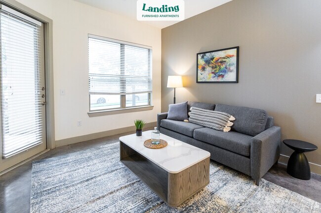 Foto del edificio - 5415 Maple Ave