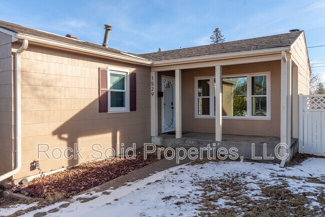 Foto del edificio - 1529 Walnut Dr