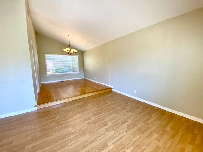 Building Photo - Pleasanton, Fairlands 4 Br. 3 Ba. Cabana C...