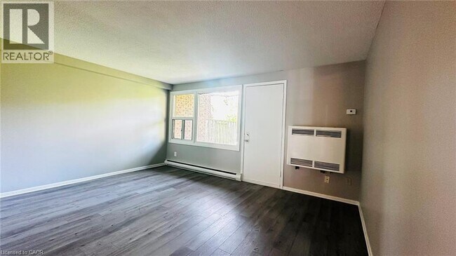 Photo du bâtiment - 1200 Courtland Ave E