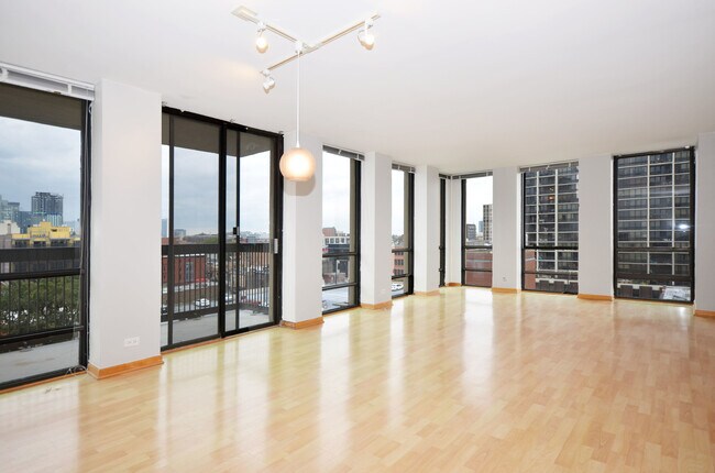 Foto del edificio - 1660 N LaSalle Dr
