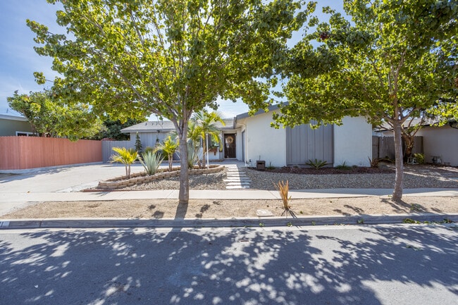 Foto del edificio - 8511 Fensmuir St