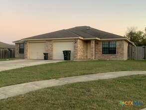 Building Photo - 206 Castellon Ct