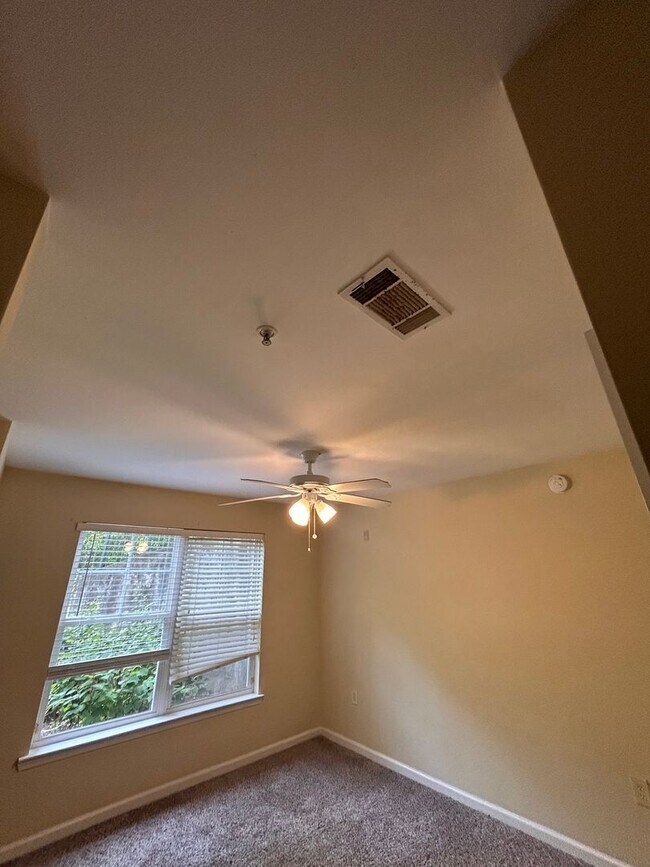 Foto del edificio - 3708 Spruce Ridge Way